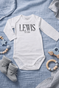 Baby Romper gepersonaliseerd met naam en geboortejaar gemaakt door Bicreatief